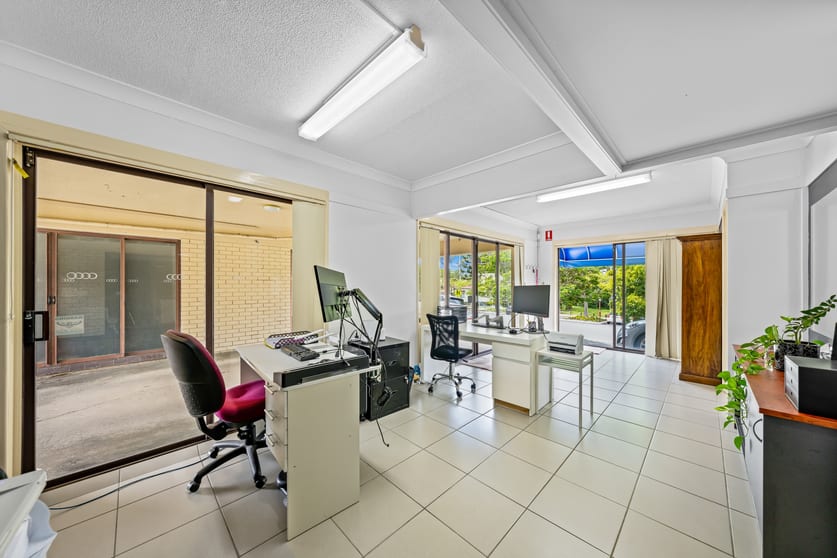 Click to view all images 2/49 Nerang Street Nerang QLD 4211 - Image 1