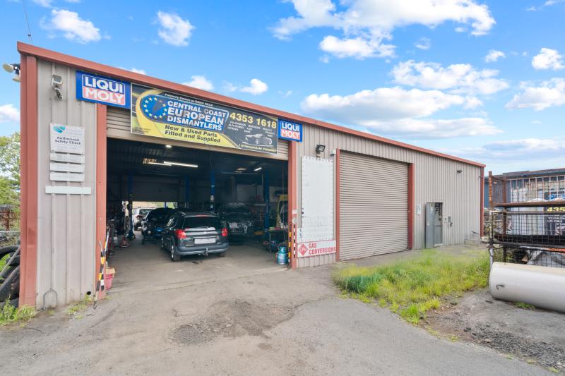 Click to view all images Unit 2 & 3/119 Gavenlock Road Tuggerah NSW 2259 - Image 1