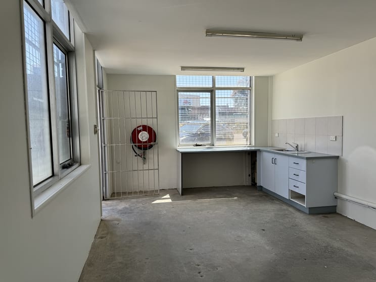 Click to view all images 3/7 Dingley Avenue Dandenong VIC 3175 - Image 2