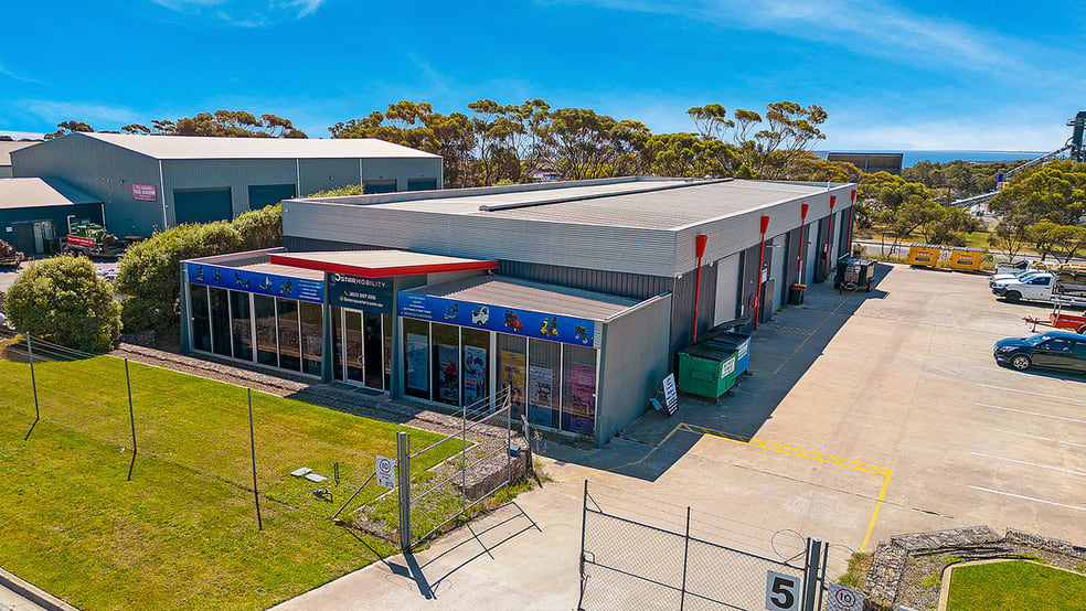 Click to view all images 5 Ellemsea Circuit Lonsdale SA 5160 - Image 2