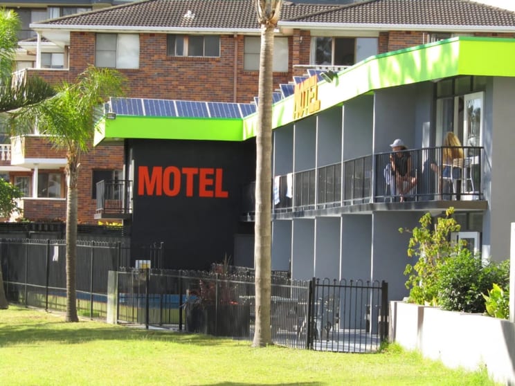 Click to view all images 4 Hollingworth Street Port Macquarie NSW 2444 - Image 2