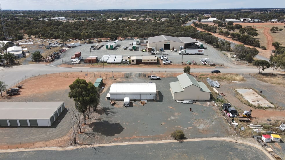 3 Calleen Street West Wyalong NSW 2671 - Image 2
