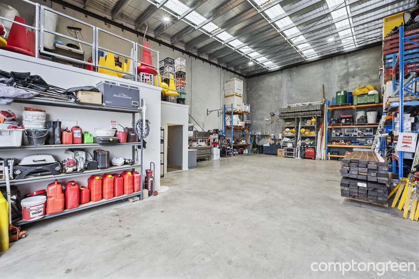 Click to view all images 5/36 Aylesbury Drive Altona VIC 3018 - Image 2