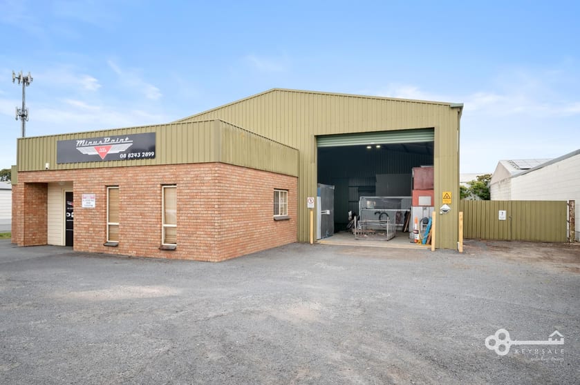 Click to view all images 11-13 Cave Road Mount Gambier SA 5290 - Image 3
