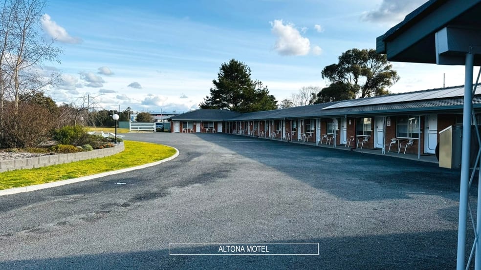 Click to view all images 113 - 115 New England Highway Uralla NSW 2358 - Image 1