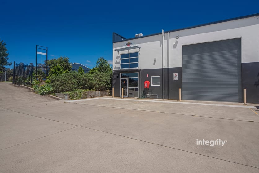 Click to view all images 1/35 Cumberland Avenue South Nowra NSW 2541 - Image 1