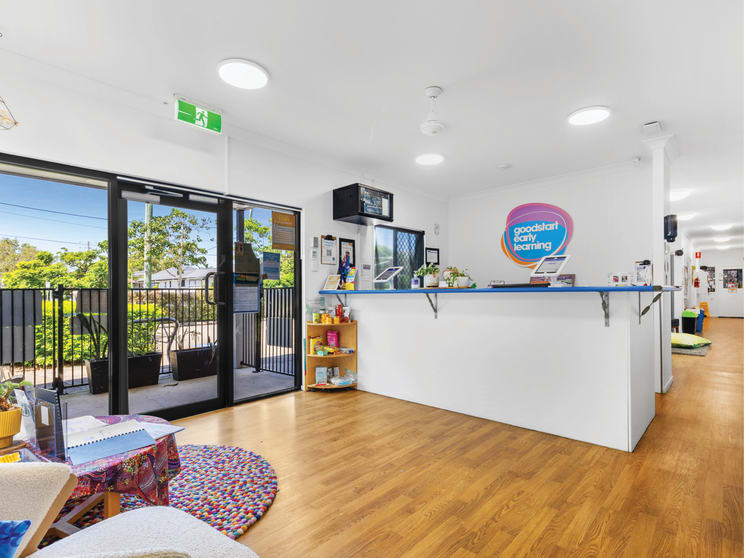 Click to view all images 231 Hamilton Road Wavell Heights QLD 4012 - Image 2