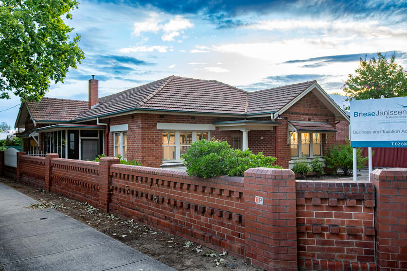 Click to view all images 621 Macauley Street Albury NSW 2640 - Image 1