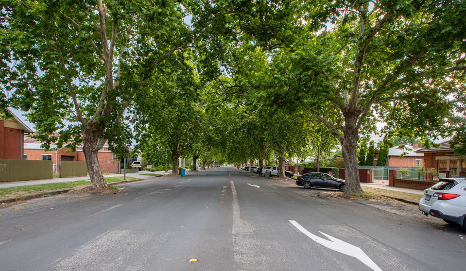 Click to view all images 621 Macauley Street Albury NSW 2640 - Image 2