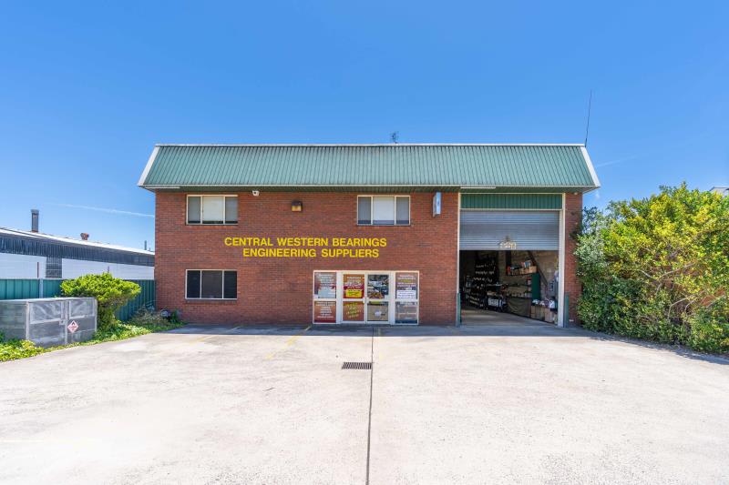 Click to view all images CENTRALLY LOCATED/181 March Street Orange NSW 2800 - Image 1
