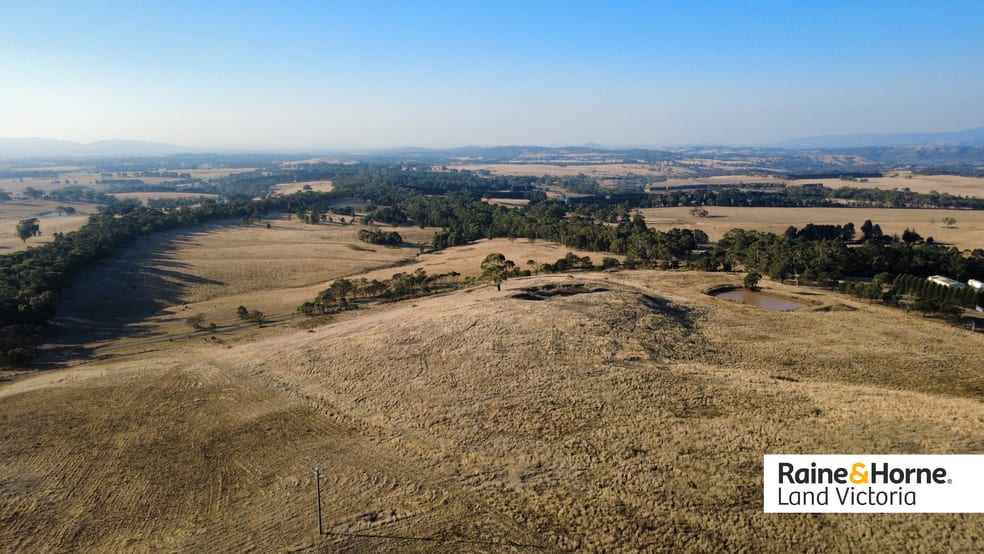 Click to view all images 1900 Old Sydney Road Wallan VIC 3756 - Image 3