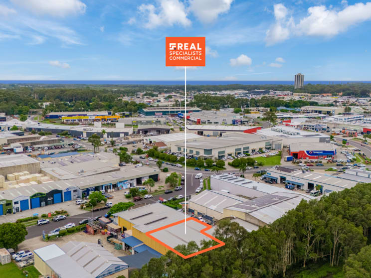 Click to view all images 2/5 Parkside Drive Tweed Heads South NSW 2486 - Image 1