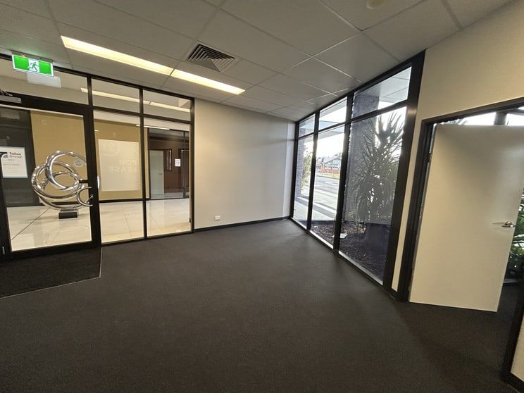 Click to view all images 2/19-21 Torquay Road Pialba QLD 4655 - Image 3