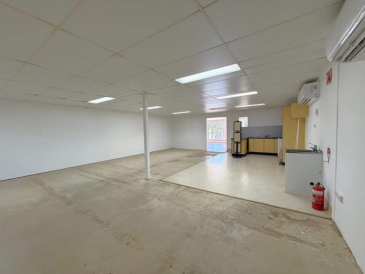 Click to view all images 111 Oak Street Barcaldine QLD 4725 - Image 3