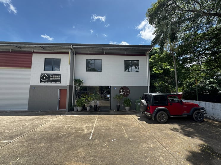 Click to view all images 9/38-42 Pease Street Manoora QLD 4870 - Image 2