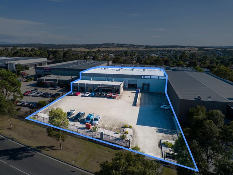 Click to view all images 68-70 Western Avenue Westmeadows VIC 3049 - Image 1