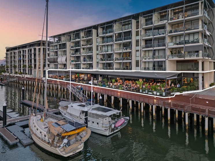 Click to view all images 3/4 Marina Promenade Paradise Point QLD 4216 - Image 3