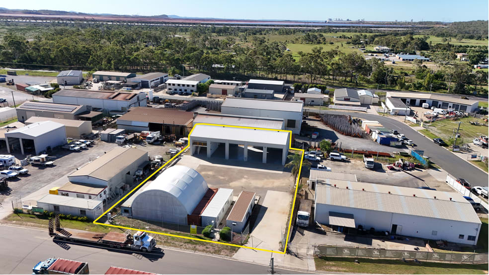 Click to view all images 10 Dennis Street Boyne Island QLD 4680 - Image 3