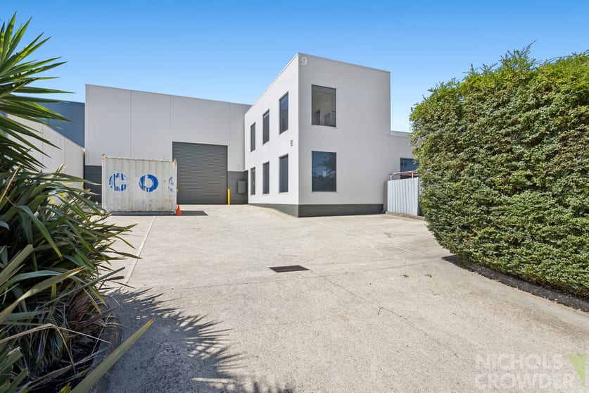 Click to view all images 9 Tova Drive Carrum Downs VIC 3201 - Image 3