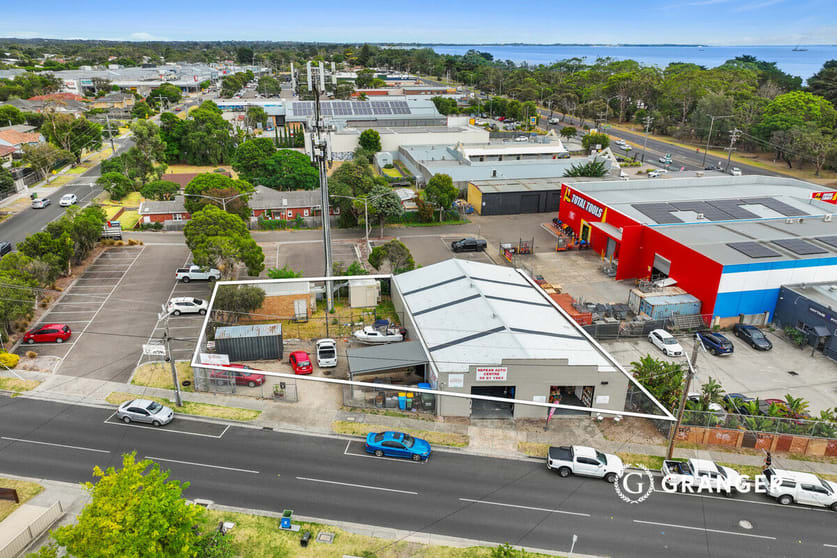 Click to view all images 2 First Avenue Rosebud VIC 3939 - Image 1