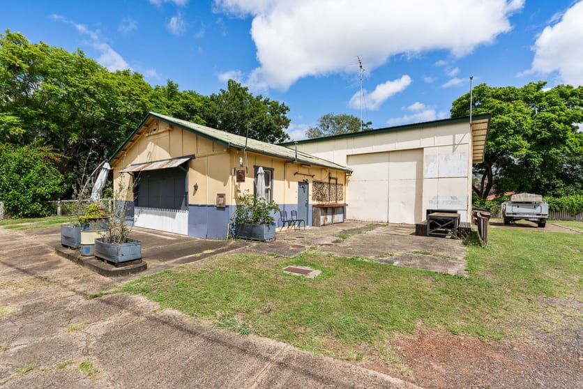 Click to view all images 17 Railway Street Helidon QLD 4344 - Image 2