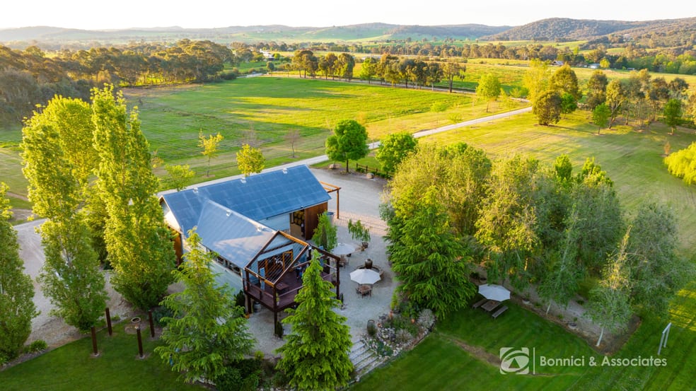 Click to view all images 51 Star Lane Beechworth VIC 3747 - Image 3