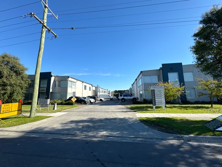 Click to view all images 9/31-37 Howleys Road Notting Hill VIC 3168 - Image 1