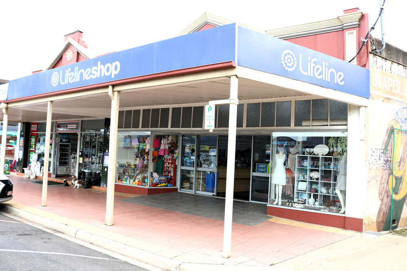 Click to view all images 105 Campbell Street Oakey QLD 4401 - Image 3