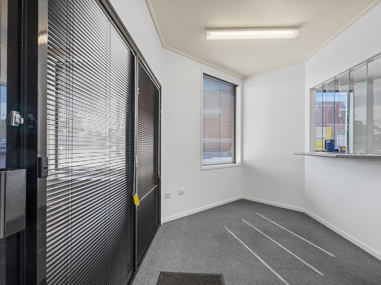 Click to view all images 5a Church Street Leongatha VIC 3953 - Image 3