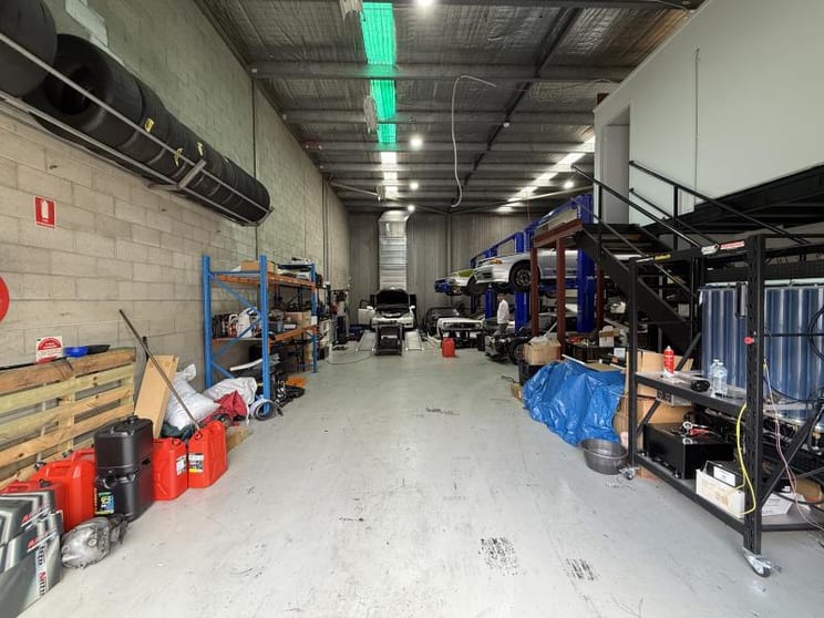 Click to view all images Unit 8/16-18 Alfred Road Chipping Norton NSW 2170 - Image 2