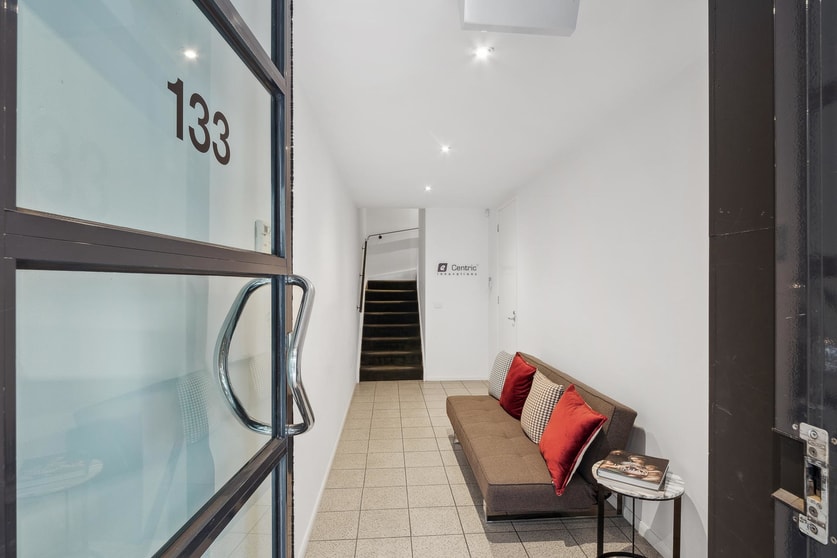 Click to view all images 133 Chestnut Street Cremorne VIC 3121 - Image 2