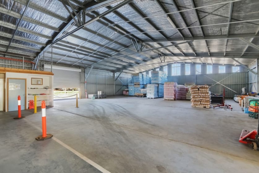 Click to view all images 3 - 7 Boundary Street Corryong VIC 3707 - Image 3