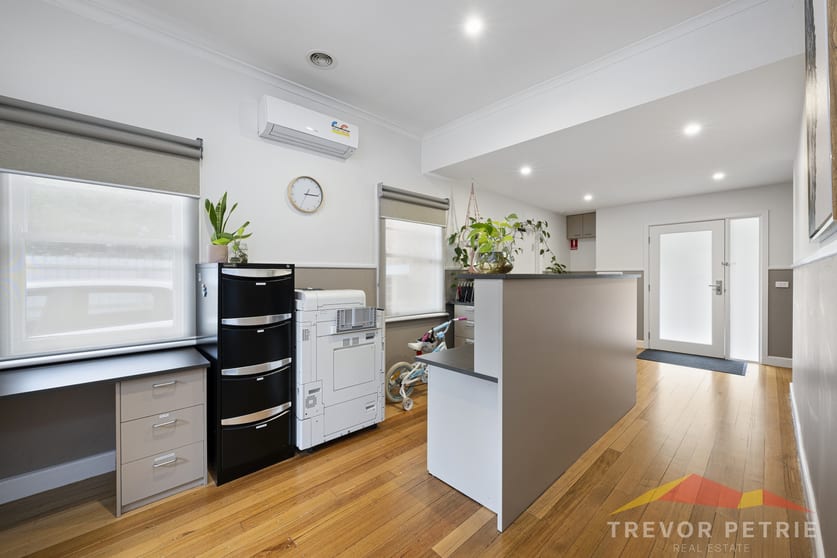 Click to view all images 602 Barkly Street Golden Point VIC 3350 - Image 3