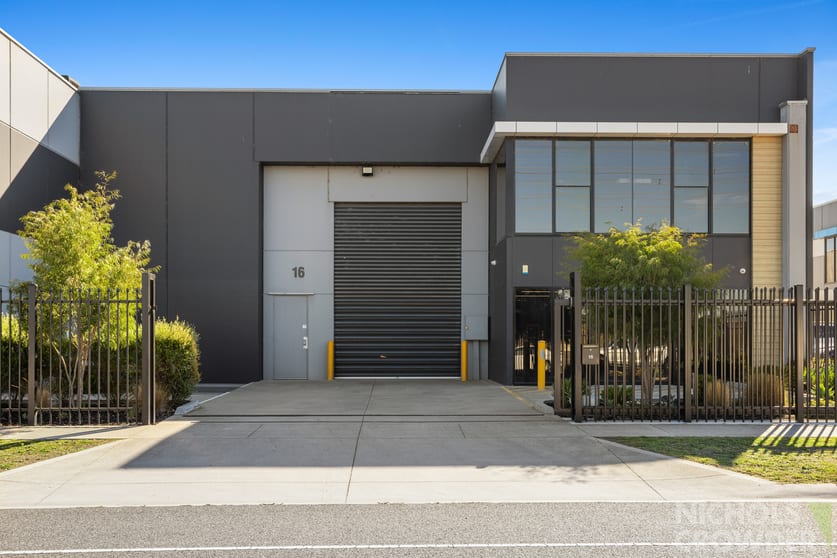 Click to view all images 16 Rainier Crescent Clyde North VIC 3978 - Image 1