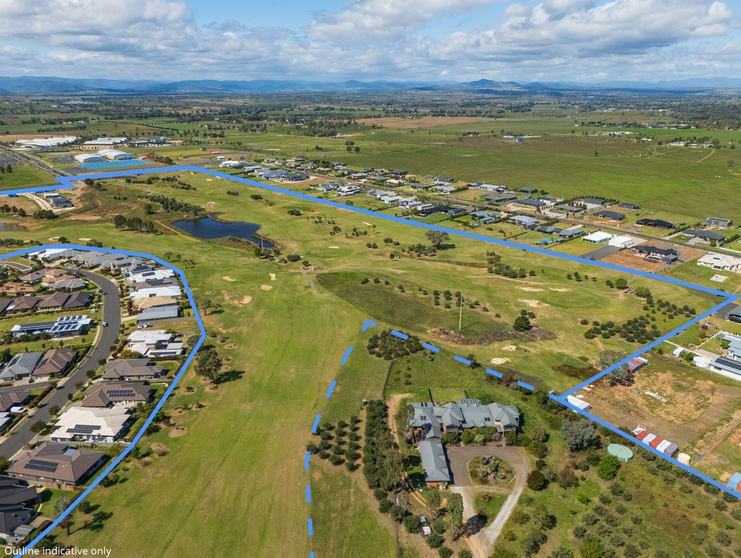 Click to view all images Longyard Golf Course Longyard Drive Tamworth NSW 2340 - Image 1