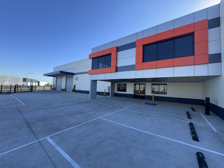 Click to view all images 41 Maltings CIrcuit Epping VIC 3076 - Image 3
