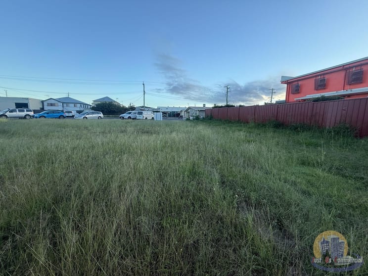 Click to view all images 116 George Street Bundaberg Central QLD 4670 - Image 1