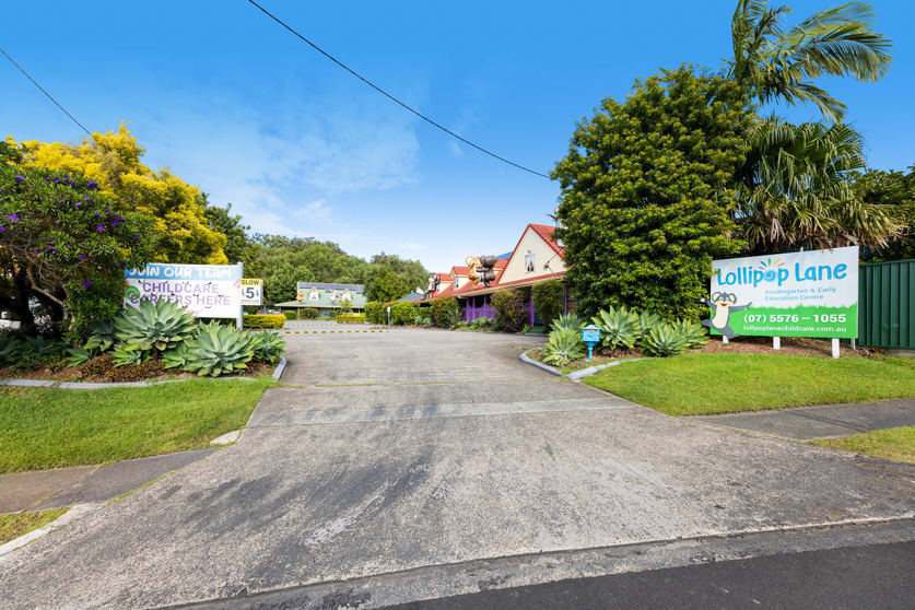 Click to view all images 98-100 Kortum Drive Burleigh Heads QLD 4220 - Image 3