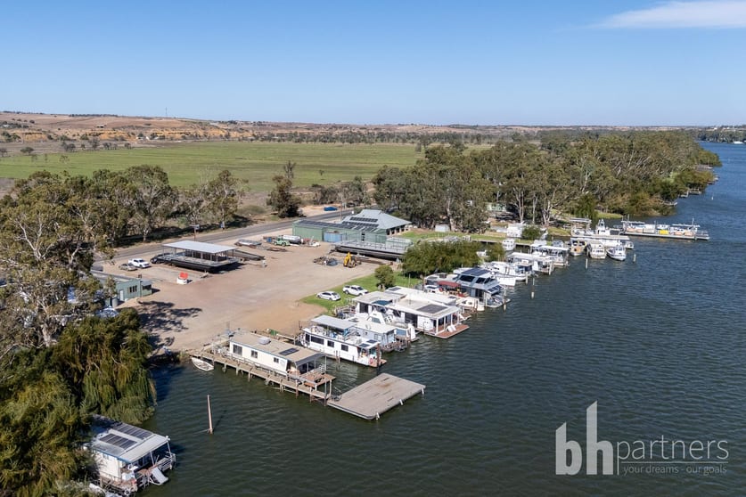 Click to view all images 10384 Hunter Road Cowirra SA 5238 - Image 1