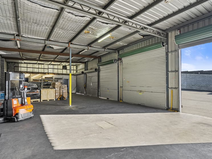 Warehouse & Hardstand/18-20 Gepp Parade Derwent Park TAS 7009 - Image 3