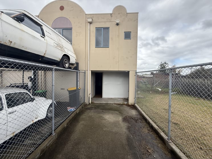 Click to view all images 17/57 Malcolm Place Campbellfield VIC 3061 - Image 3