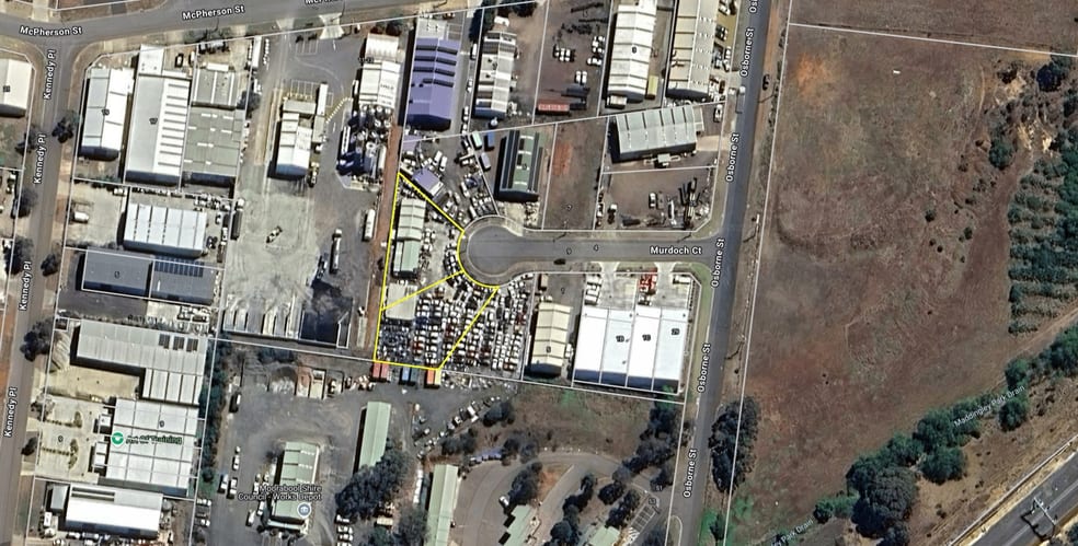 Click to view all images 2 3-4 Murdoch Court Bacchus Marsh VIC 3340 - Image 2