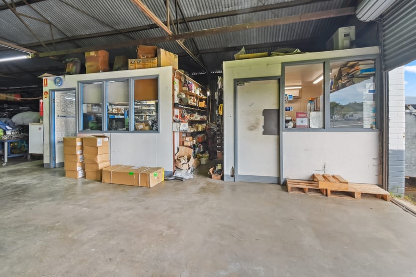 Click to view all images 57 ANDERSON STREET Manunda QLD 4870 - Image 3