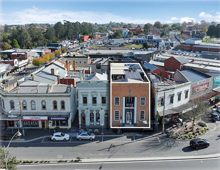 Click to view all images 5 Smith Street Warragul VIC 3820 - Image 2