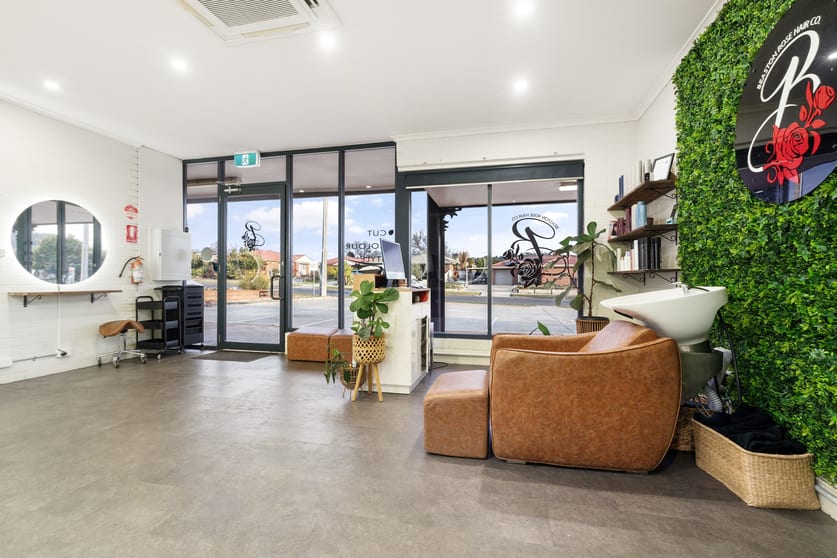 Click to view all images 2/38-40 Mayfair Drive Wodonga VIC 3690 - Image 1