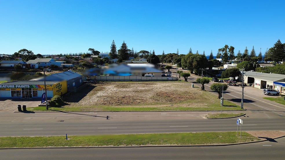 Click to view all images 15 and 17 Norseman Road Castletown WA 6450 - Image 3