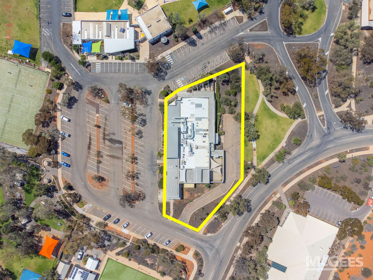 Click to view all images 21 Burgoyne Street Roxby Downs SA 5725 - Image 3