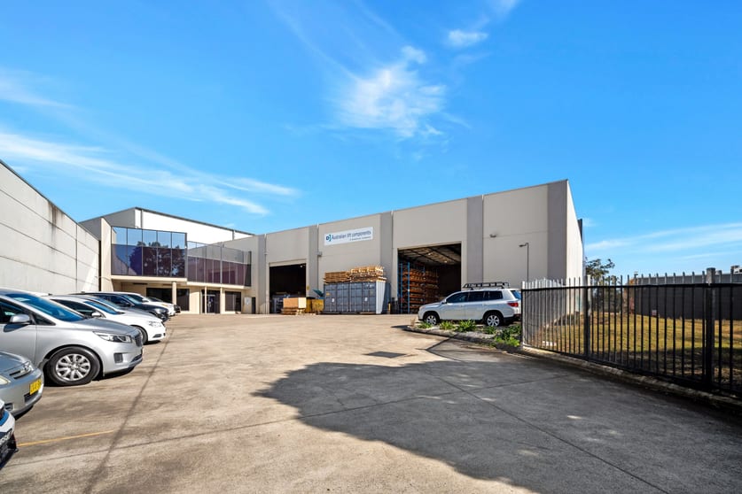 Click to view all images 5 Saggart Field Road Minto NSW 2566 - Image 1