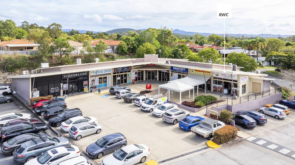 Click to view all images 10/2 Universal Street Pacific Pines QLD 4211 - Image 2