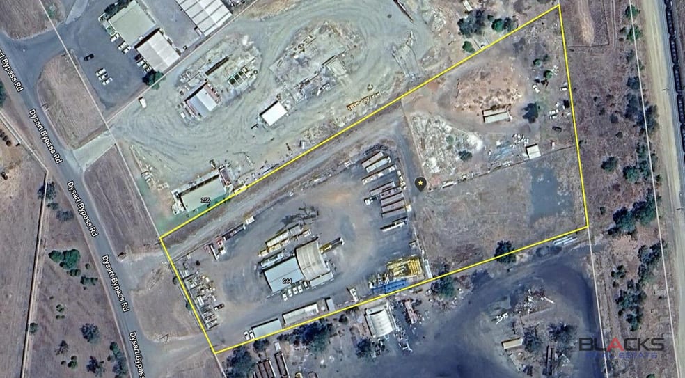 Click to view all images 244 Dysart Bypass Road Dysart QLD 4745 - Image 2